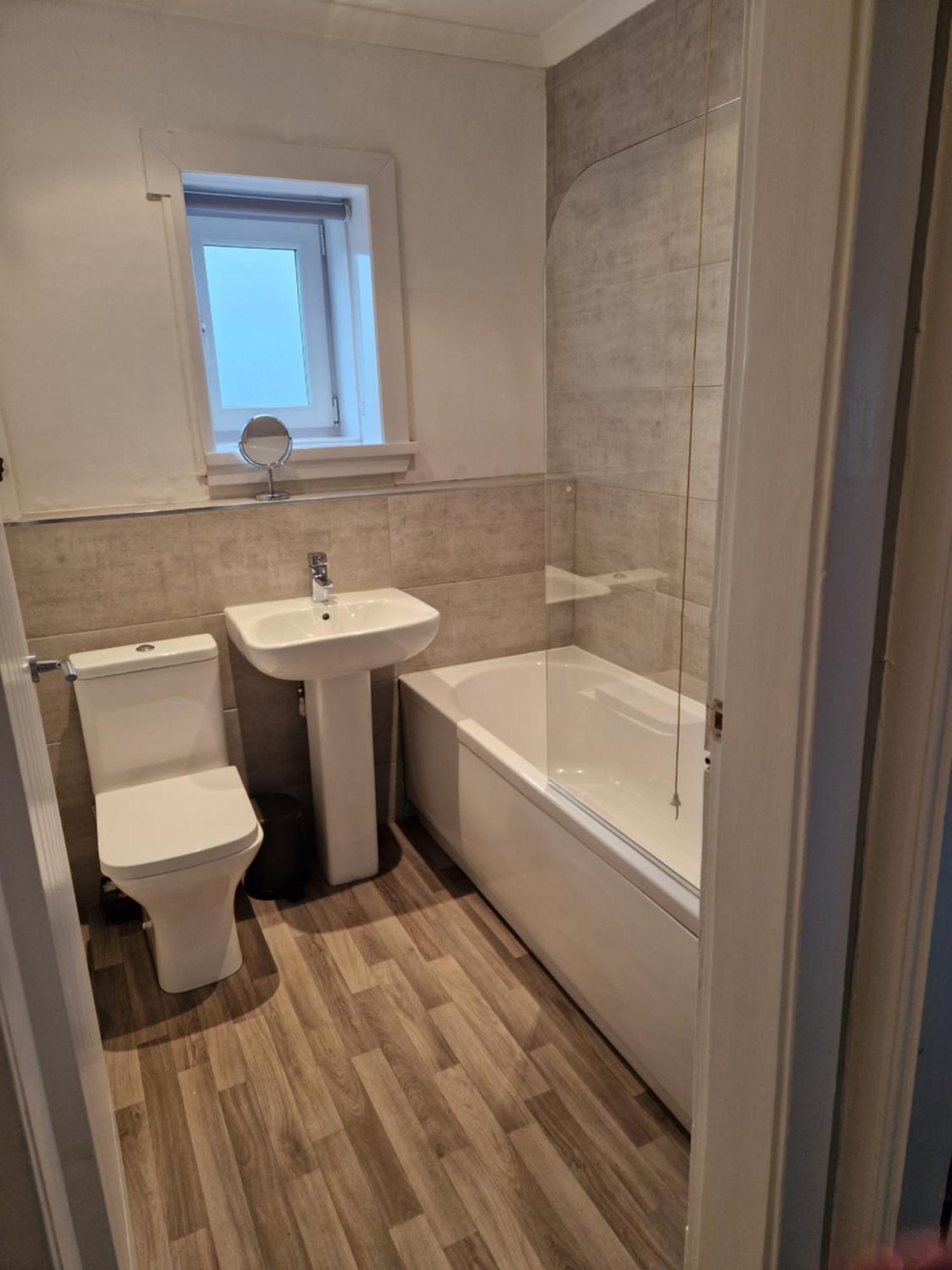 Star Apartment Дъмбартън Екстериор снимка